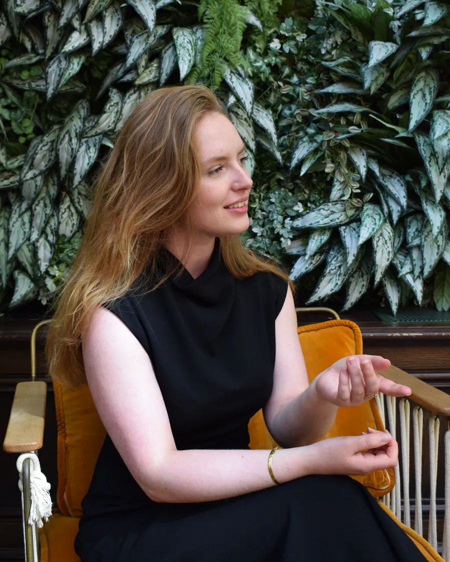 Léna Alvite, consultante LinkedIn B2B et formatrice, en rendez-vous